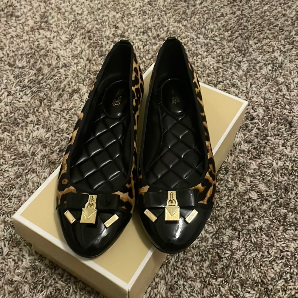Michael Kors flats size 8